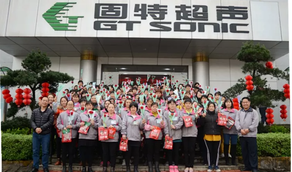 女神們，節(jié)日快樂！